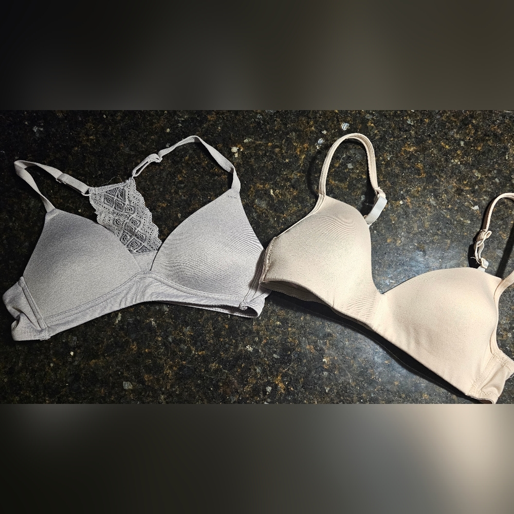 Gently used girl's bras, size 32A